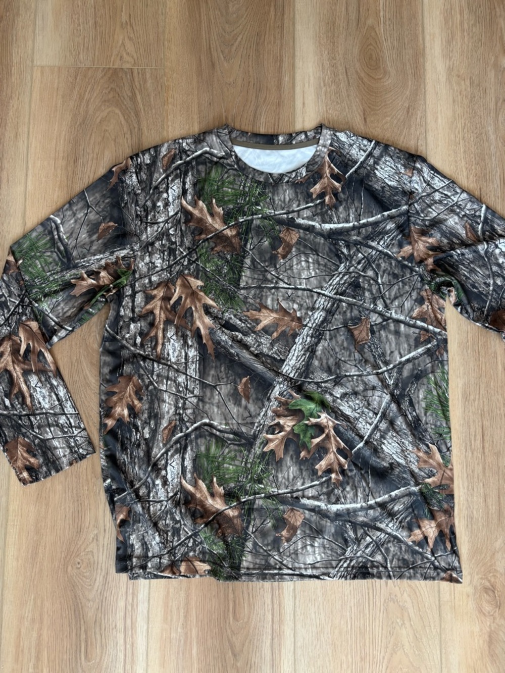 NWOT - camo 
Men’s long sleeve tee
100% polyester